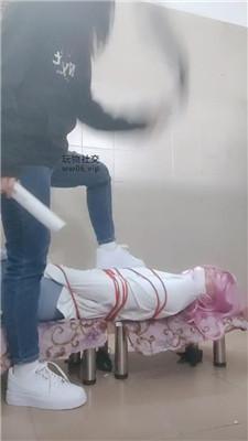 图片[2]_【奇了怪了】绳艺技巧小白鞋踩踏怪发男 JS241202-20_HD绳艺资源