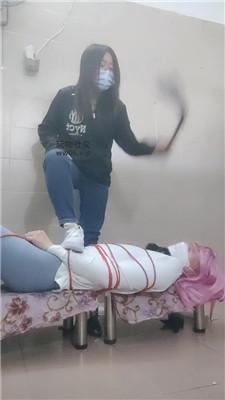 图片[5]_【奇了怪了】绳艺技巧小白鞋踩踏怪发男 JS241202-20_HD绳艺资源