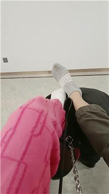 【薇薇情侣主】情侣主-脏臭棉袜脚踩绿帽 JS250103-8_HD绳艺资源