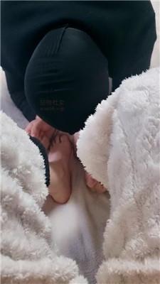 【小羊咩咩】玉足踩虐家奴踢裆 JS250102-5_HD绳艺资源