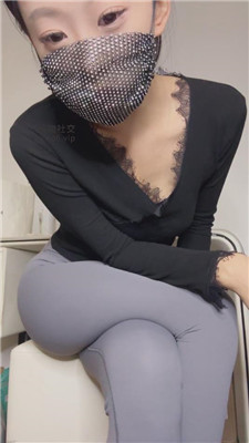 【雅雅】美臀+后背视角裸足    241230-5_HD绳艺资源