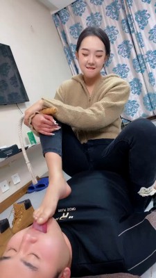 【麋鹿银儿】双S强制父子舔脏鞋臭袜 bf21334