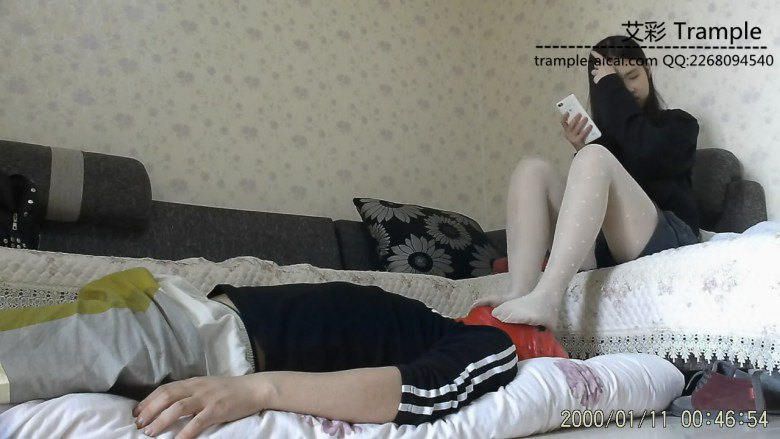 不良小女生全面脚玩弄