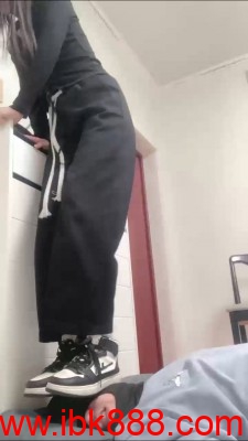 【精神小妹】3S学生主全体重踩头/跺头 bf23567