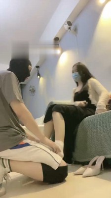 【兔美美】御姐臭袜脚窒息 bf17588