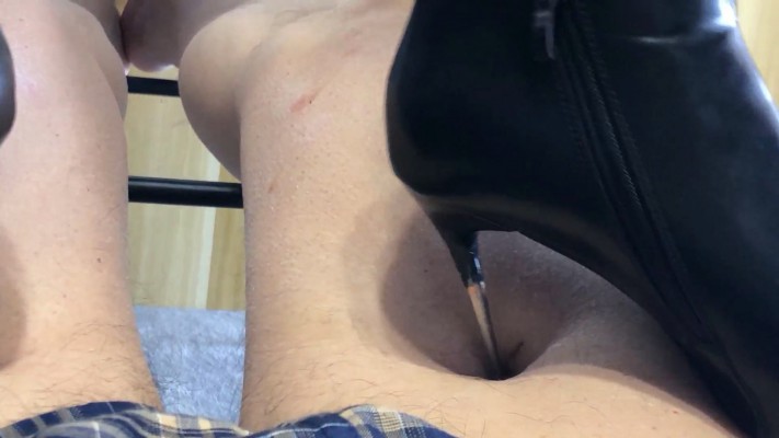 超细打磨的鞋跟大腿钻血洞，10和12厘米高跟跺肚子 YC-211012-3