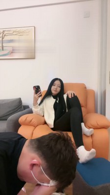 【奈奈生】男友被罚舔各种脏鞋 bf19253