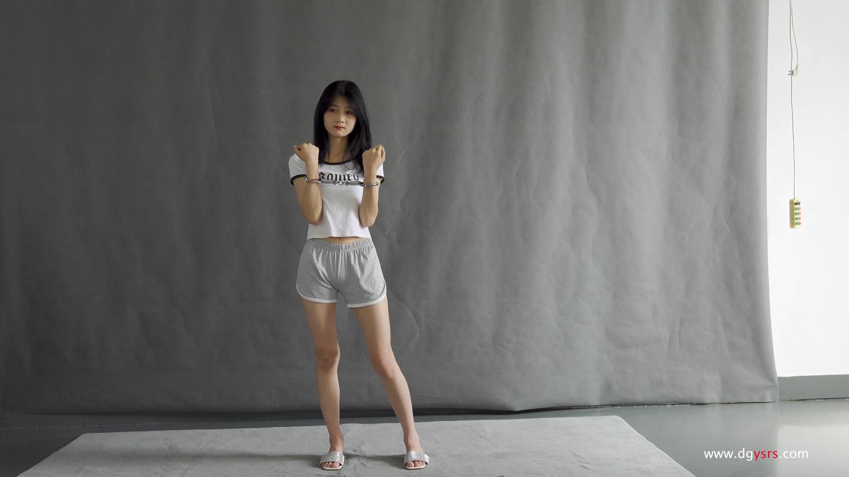 【艺束人生】2023_19期视频 模特欣玥首次体验镣铐