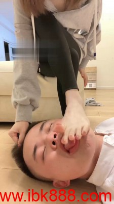 【奶味茶茶】萝莉主脏鞋臭袜辱狗【完整版】 bf19465