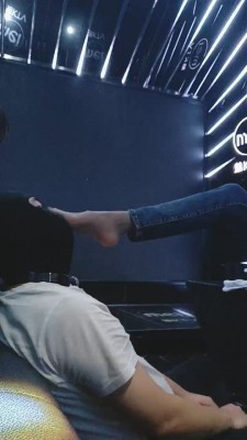 【美娜格格】3素人女王KTv群调群虐 bf23295