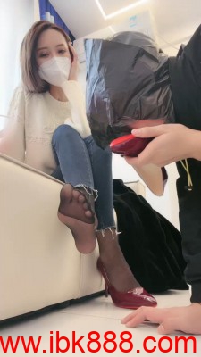 【秋秋】高跟黑丝恋足/口吐食物喂食/圣水 bf23587