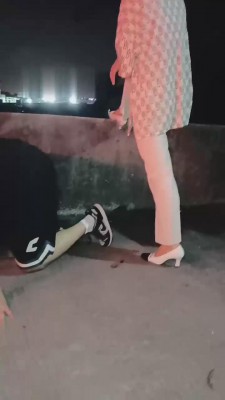 【上海户外gogo】白领深夜户外遛狗 bf15369