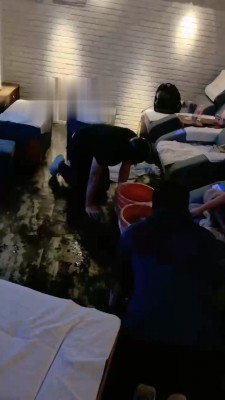 【悠悠大魔王】沐足店当着技师的面玩双奴【双视角版】 bf18508