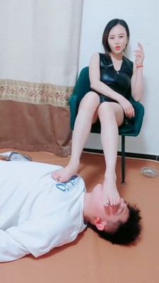 【丹雅女王】姐妹花暴打抖M邻居【双视角版】 bf21603