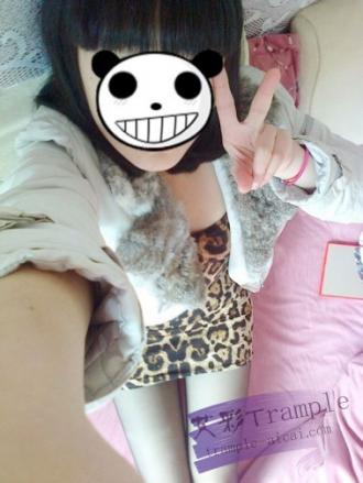 【典藏精品】高清肉丝足高清恋足大片之《奶茶浴丝足美脚》~