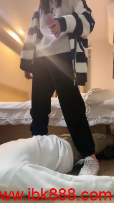 【诗酒S】脏小白鞋棉袜踩狗