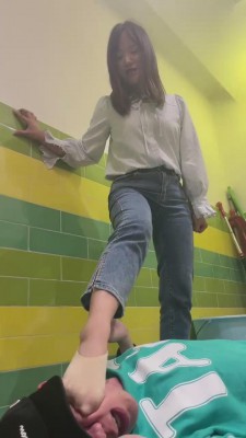 【狗哥】开发素人-猥琐男子偷窥被发现 bf11859