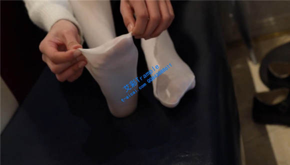 小美女白丝小皮鞋