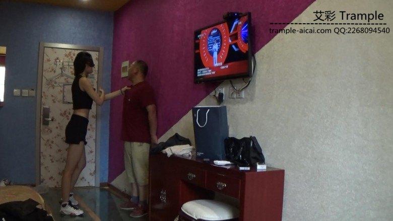 偷闻女主内衣遭虐打