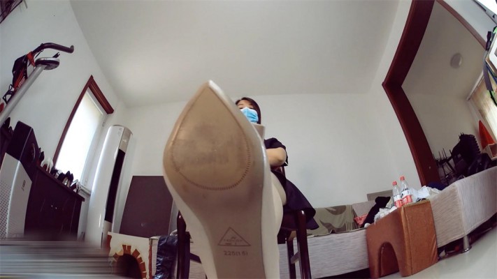 【婧児小主】婧児GTS POV 高跟鞋丝袜玩弄渺小的膜拜者 玩够把你丢进鞋里踩着你出门