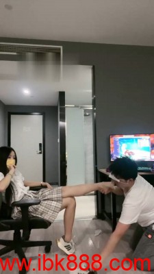 【奈奈生】JK小姐姐羞辱虐打狗 bf18133