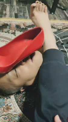 【彤彤】调教室囚禁圈养狗用刑 bf12121