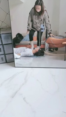 【瑄瑄】晨跑后原味鞋袜辱狗/骑马/踩踏 bf23363