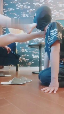 【酱酱子s】学生S小白鞋肉丝羞辱调 bf15691