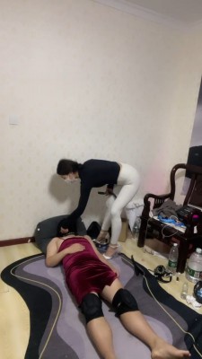 【馨然】教训喜欢变装的邻居 bf19201