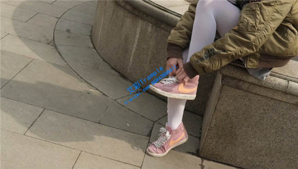 青春少女白丝运动鞋_HD绳艺资源