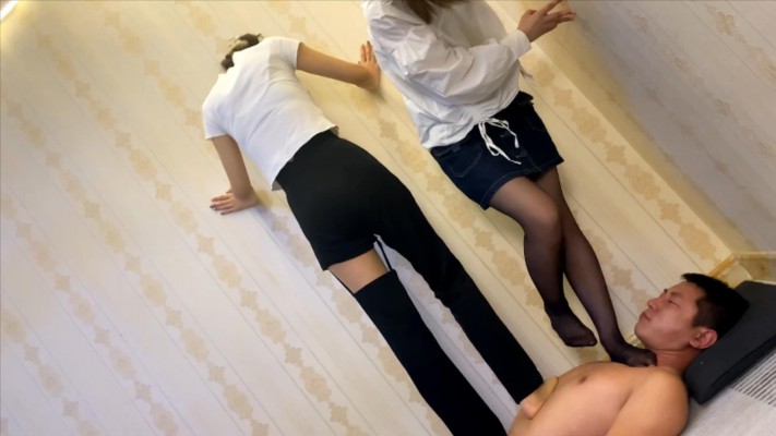 【W.K.T】—双S暴踩脚下贱狗 YC-221122