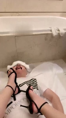 【上海赵丽颖】超美网红开口器人体垃圾桶/擦鞋器/刷牙漱口水 bf21444_HD绳艺资源