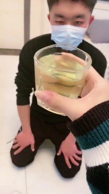 【罗宾】足球女神奖励贱狗舔鞋闻袜圣水 bf22050