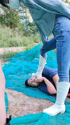 【暴力美学】猥琐路人被姐妹花调【双视角版】 bf19754