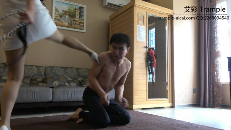 暴踹老贱狗，重度耳光