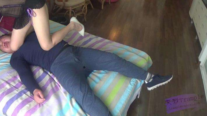 菲菲女神教训变态男（下）