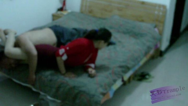 美少女惩治暴力男.