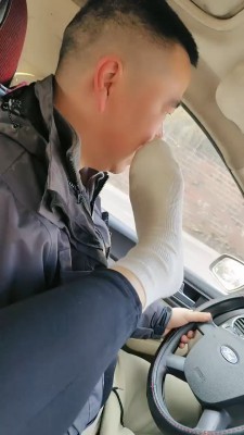 【咩祖】车内长靴强迫舔/闻舔脏汗白袜 bf23341
