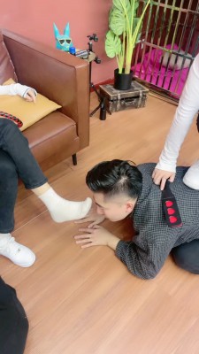 【小祖宗辣妈】调教情侣奴诱惑调教激情接吻 bf19789