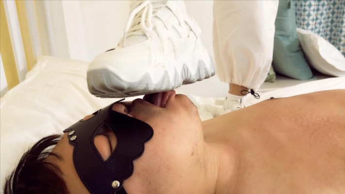 【猫猫大人】双S全体重玩弄毯子，强制舔鞋底 YC-211119-5