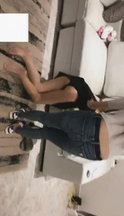 ViVi，抽女奴屁屁