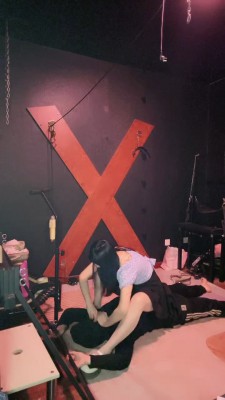 【萝莉刑】全体重踩踏+窒息 bf23036