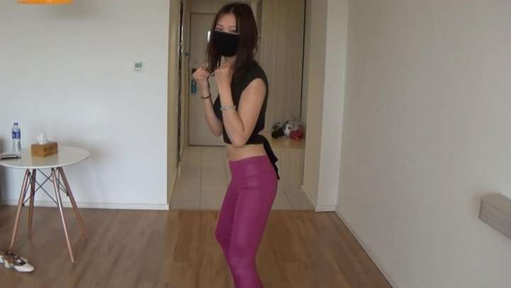 红色打底裤肉靶健身锻炼_HD绳艺资源