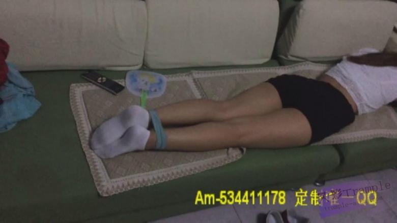 剧情片-桃子纽百伦被迷魂药迷晕后的捆绑+玩弄。