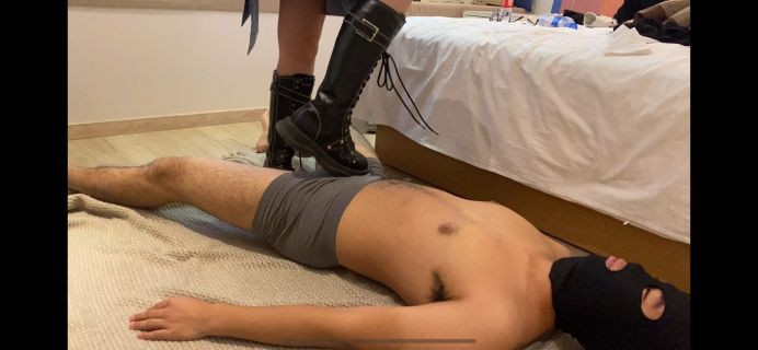 【奈奈生】马丁靴暴踩全身