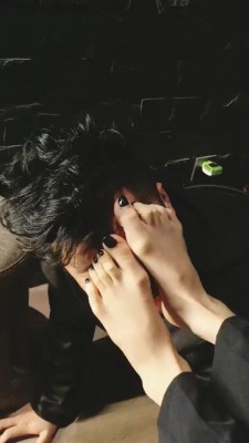 【美娜格格】会所开发技师舔脚【双视角版】 bf23307