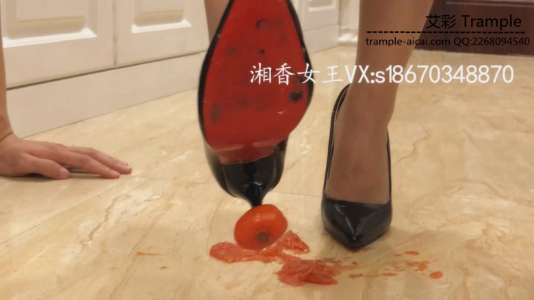 《湘香女王》食物踩踏喂食高跟虐乳