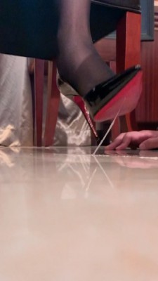 苏曼鞋底口水强羞辱 YC-220203-2