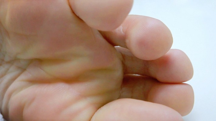 【校园女流氓】安诺白袜脚下羞辱贱奴POV