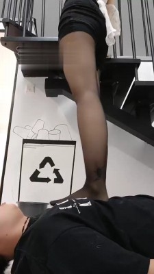 【一茶】黑丝高跟脚底蹂躏 bf17808